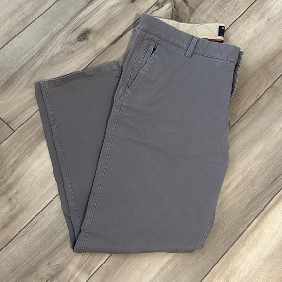 Dockers Ultimate Chino 36 Waist Slim Gray Straight Leg Khakis Excellent - Picture 1 of 13